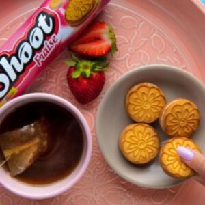 Shoot Strawberry Biscuits - Yasnoor